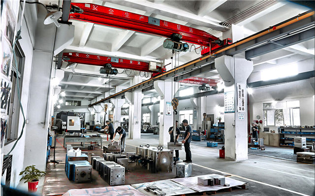 RUNKE: One of the Leading Auto Injection Mold Factories